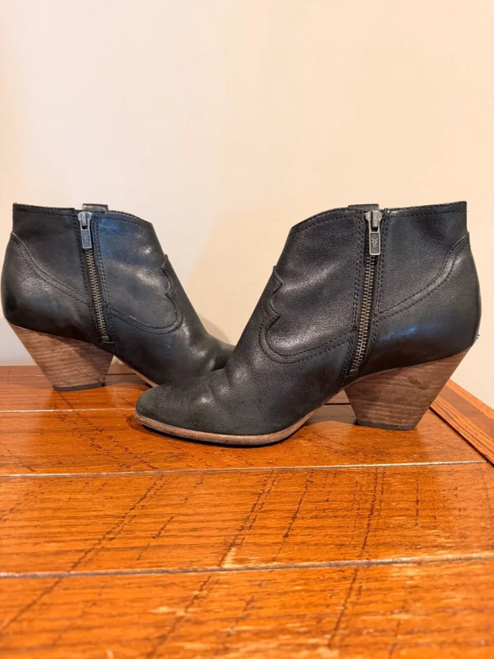 Frye Reina Women's Western Ankle Bootie Size 8.5 M Black Leather